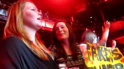 One Direction пеят What Makes You Beautiful на The Dome 60 в Германия