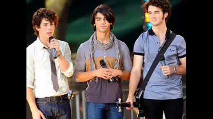 Jonas brothers za konkursa na hsm ashley vanessa