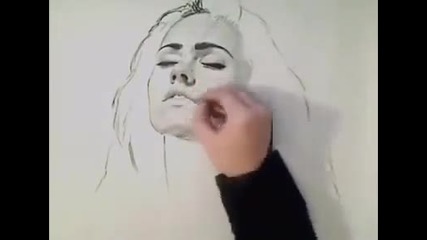 Страхотен художник рисува красиво момиче.