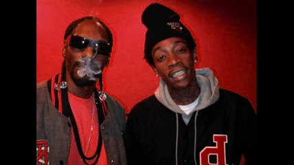 New! Snoop Dogg & Wiz Khalifa feat. Juicy J - Smokin On