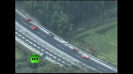 14 Натрошени Ферарита в гонка на магистрала в Япония