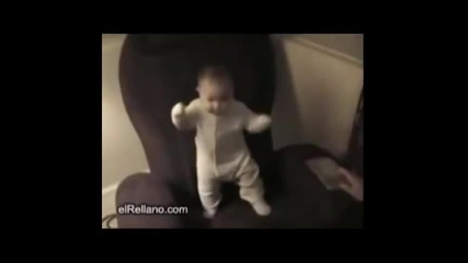 Таланта на това бебе ще ви напълни душата, а Шакира ряпа да яде!