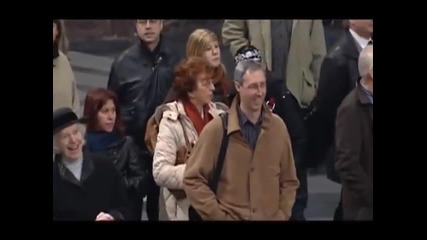 Historic flashmob in Antwerp train station, do re mi
