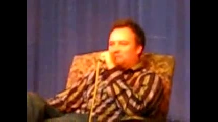 David Hewlett имитира членове от екипа на Atlantis 
