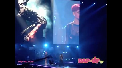 Eminem & Rihanna - Love the way you lie /live 2010/ 