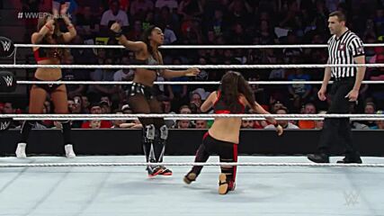 The Bella Twins vs Naomi & Tamina: Payback 2015 (Lucha Completa)