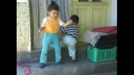 Вики и Звезди танцуват