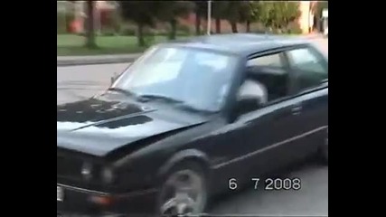 Bmw E30 318is donuts 