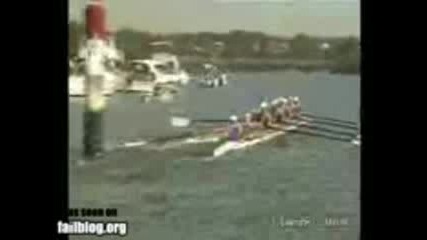 Rowing Fail лош удар с лодка академично гребане