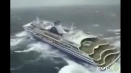 яко Strange Ship & Boat Crashes 3 