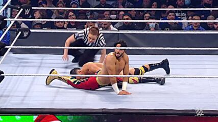 Angel battles Mansoor, Erik - 12 Days of Christmas Gauntlet Match: SmackDown, Dec. 24, 2021