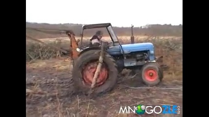 Как се вади трактор от кал
