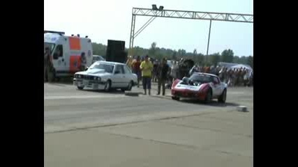Chevrolet Corvette пада от Бмв - то!!! 