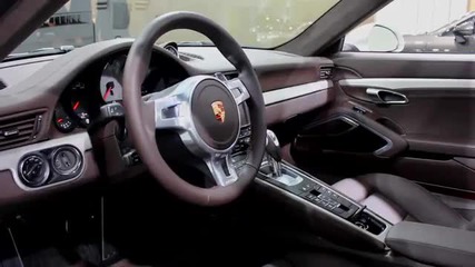 Интериорът на 911 отблизо