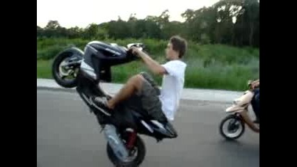 Yamaha Aerox and Mbk Booster Ng Wheelie