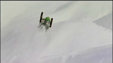 Невероятни скокове с Snowmobile 