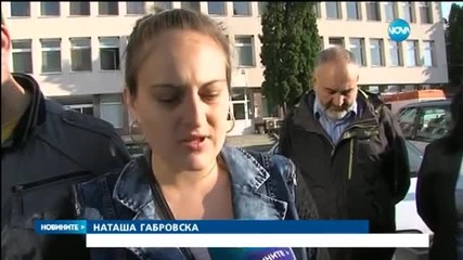 Напрежение и сблъсъци пред болницата в Тетевен