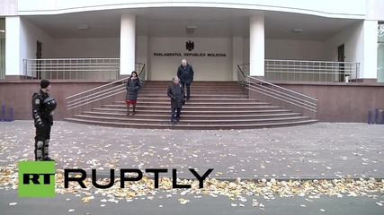 Moldova: MPs leave parliament after dismissing govt in vote of no confidence