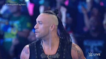 Edge accidently Spears Dominik while repelling a Judgment Day attack: Raw, Aug. 1, 2022