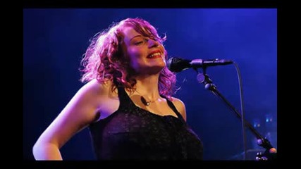 Anneke van Giersbergen - Valley Of The Queens