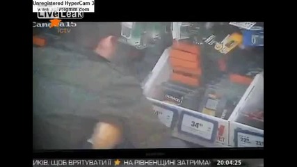 разбойник убива трима охранители в мол в Киев