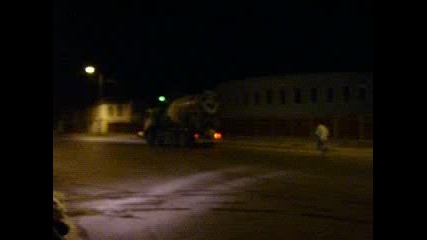 Луди Гонят Камион