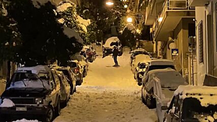 Greece: Athens local shows off ski skills on snow-covered street as severe weather hits country