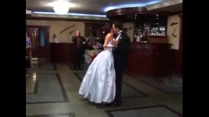 Младоженците се оказаха професионални танцьори