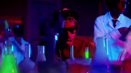 Mike Will Made-it -- 23 ft. Miley Cyrus, Juicy J & Wiz Khalifa