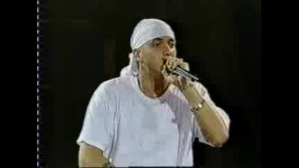 Eminem - Just Don&#039;t Give Fuck (concert)