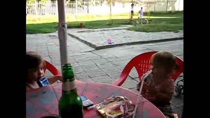 Iani i Radi piat sok