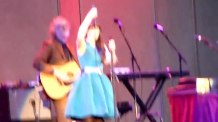 She & Him - Change Is Hard 7/18/10 (zooey Deschanel music) Hollywood Bowl