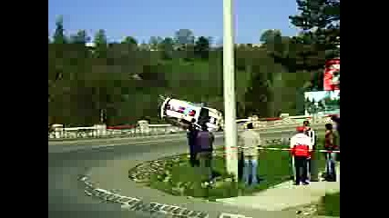 Hill Climbing Accident - Brasov 30.04.2006.flv