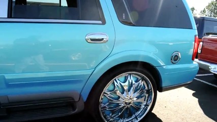 Outrageous Linclon Navigator Dub Esinem 6s