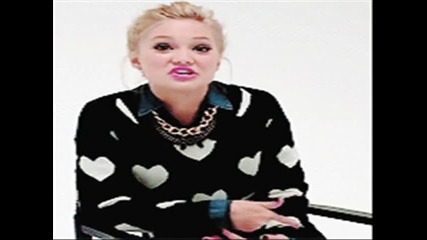olivia holt :) 