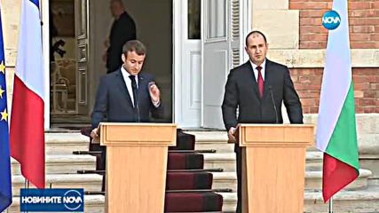 Почетен шпалир от матроси за Макрон в "Евксиноград"