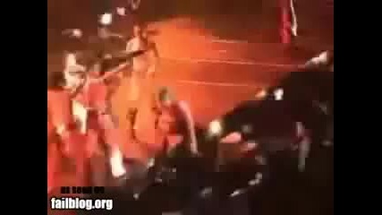 Singer Fail 2 