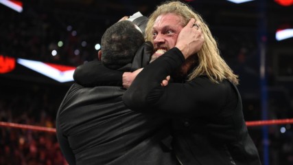 ¡Edge castiga a Randy Orton y MVP!: Lo Mejor de WWE