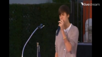 Justin Bieber in Michael Jackson's Hand and Footprint Ceremony 26-1-2012