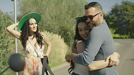Nikki's post-partum depression gets a boost from JJ's SURPRISE GIFT! - Total Bellas Exclusive