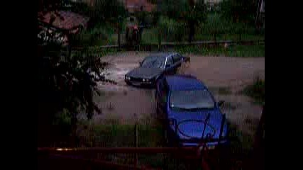 Наводнения - 2005 BMW Във Водата