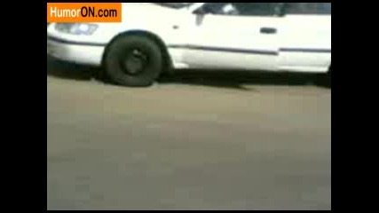 Malko Dete Pravi Drift S Kola