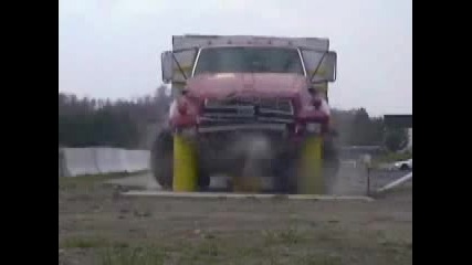 Краш тест с камион
