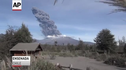 Червена тревога: Вулканът Калбуко изригна за трети път