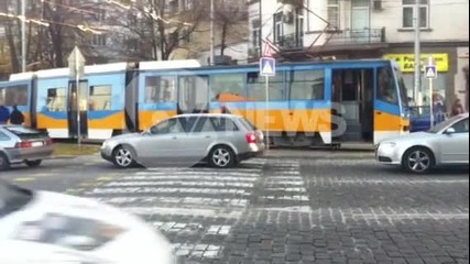 Два трамвая се удариха на "Руски паметник"