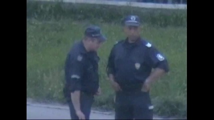 Полицаи си делят печалбата 50 50