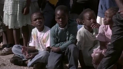 Звезди пеят We Are The World За децата от Хаити 