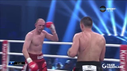 В кървав мач Бремер удържа световната титла