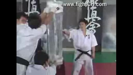 Kyokushin Karate Demonstraciq