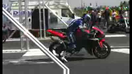 Gsxr750 Vs. Yamaha R1